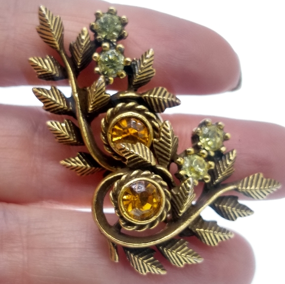 Authentic Original Vintage Style Jewelry - Vintage 1940 antique earrings